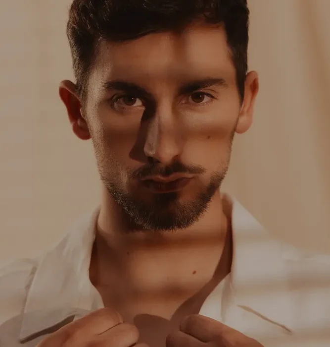 Agence Must Model - Léo léo